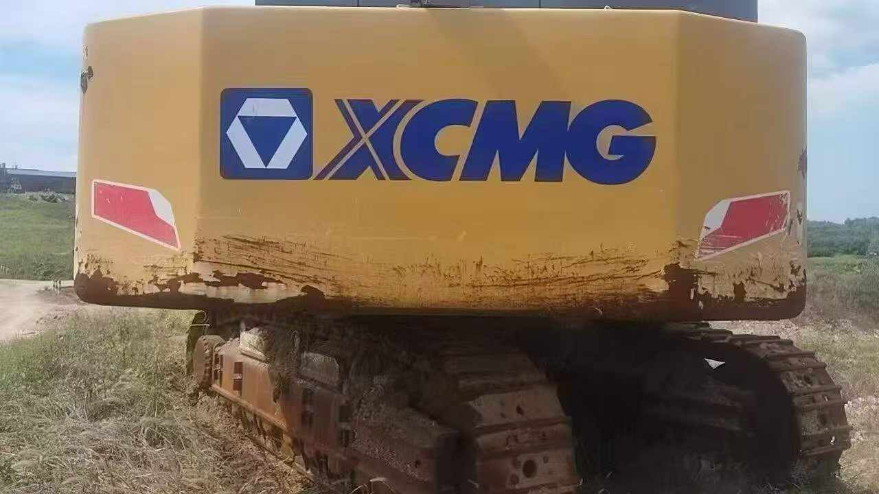 Buy XCMG XE700C Used Excavator / 9