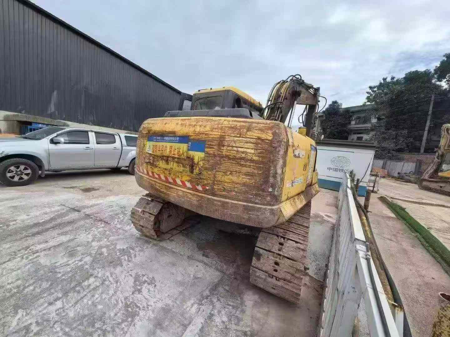 Buy Komatsu PC130-7 Used Excavator / 3