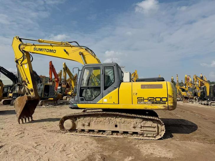 Buy Sumitomo SH200A5 Used Excavator / 1