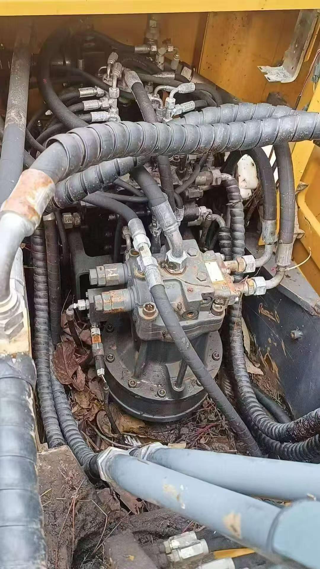 Buy XCMG XE135B Used Excavator / 4