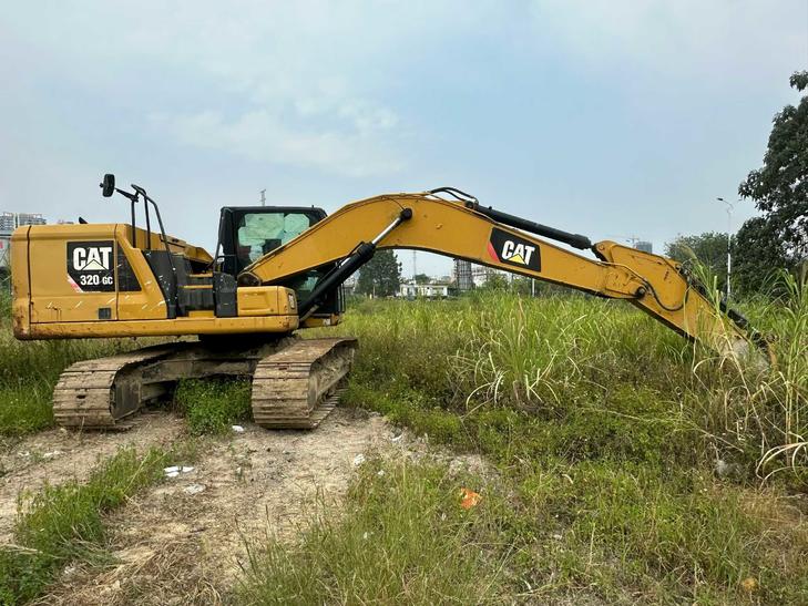 Buy Caterpillar 320GC Used Excavator / 1
