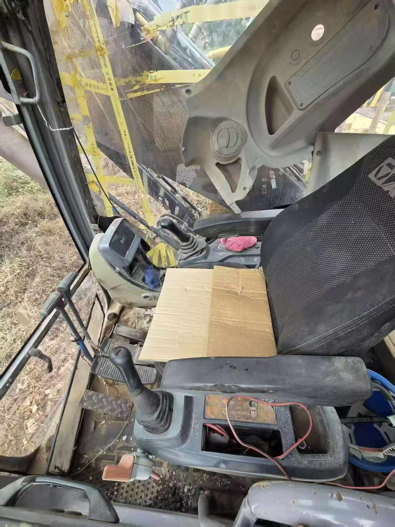 Buy XCMG XE265C Used Excavator / 4