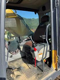 Buy XCMG XE550DK Used Excavator / 6 Buy XCMG XE550DK Used Excavator / 6