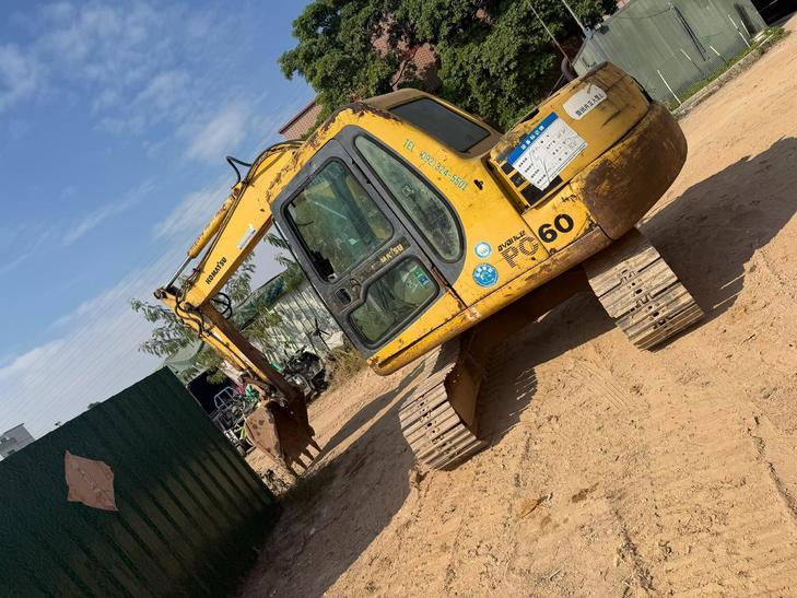 Buy Komatsu PC60-7C Used Excavator / 1