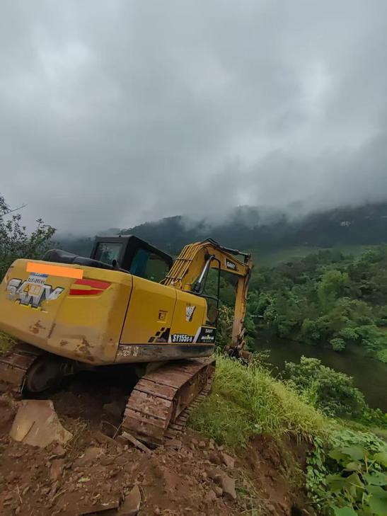 Buy Sany SY135 Used Excavator / 1