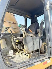 Buy Kato HD820V Used Excavator / 6 Buy Kato HD820V Used Excavator / 6
