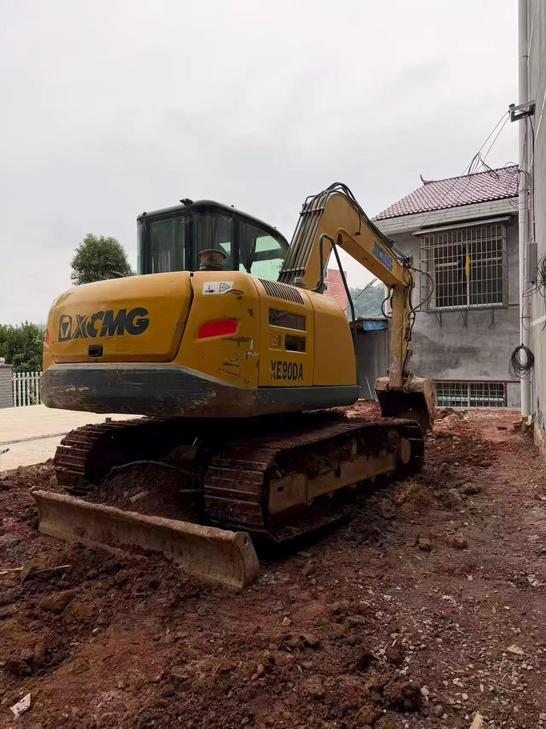 Buy XCMG XE75C Used Excavator / 1