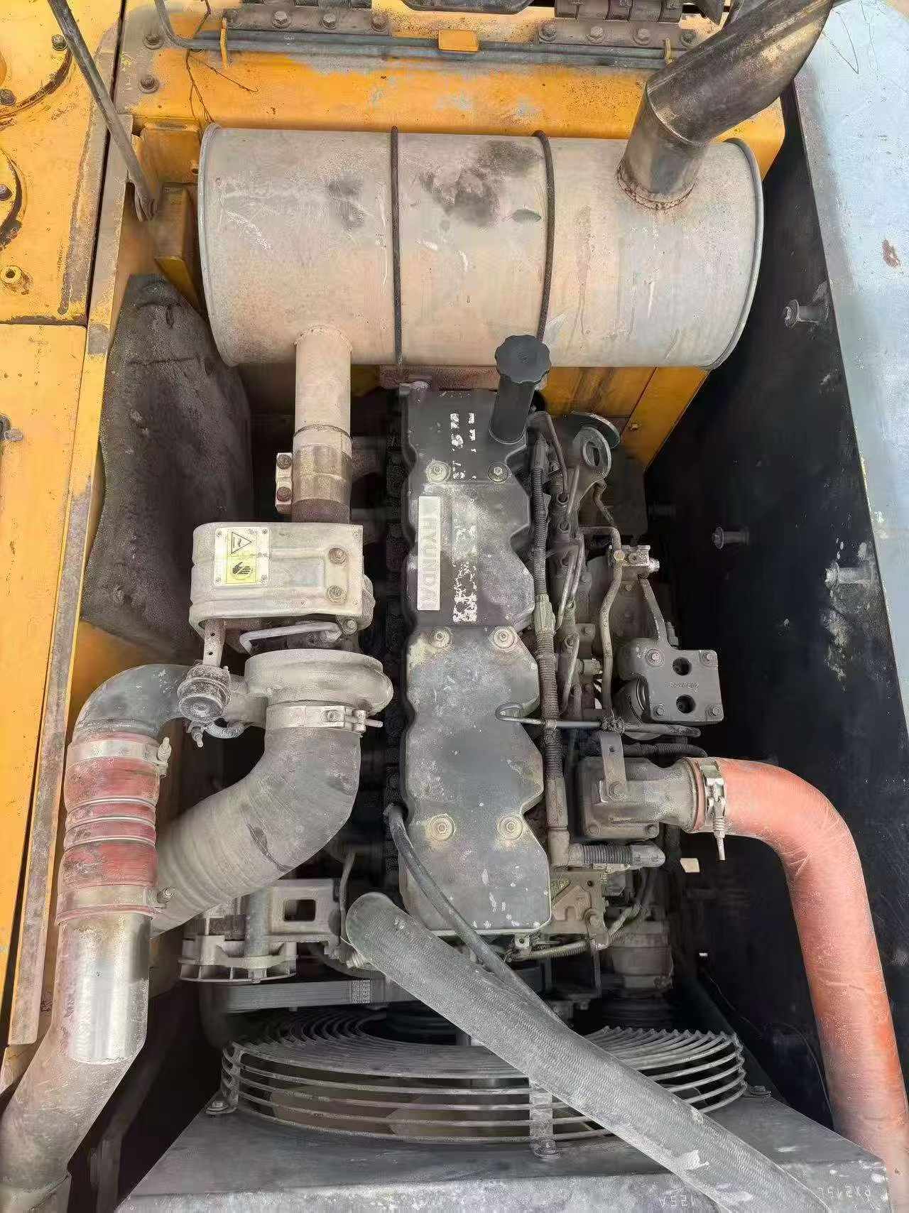 Buy Hyundai R215VS Used Excavator / 3