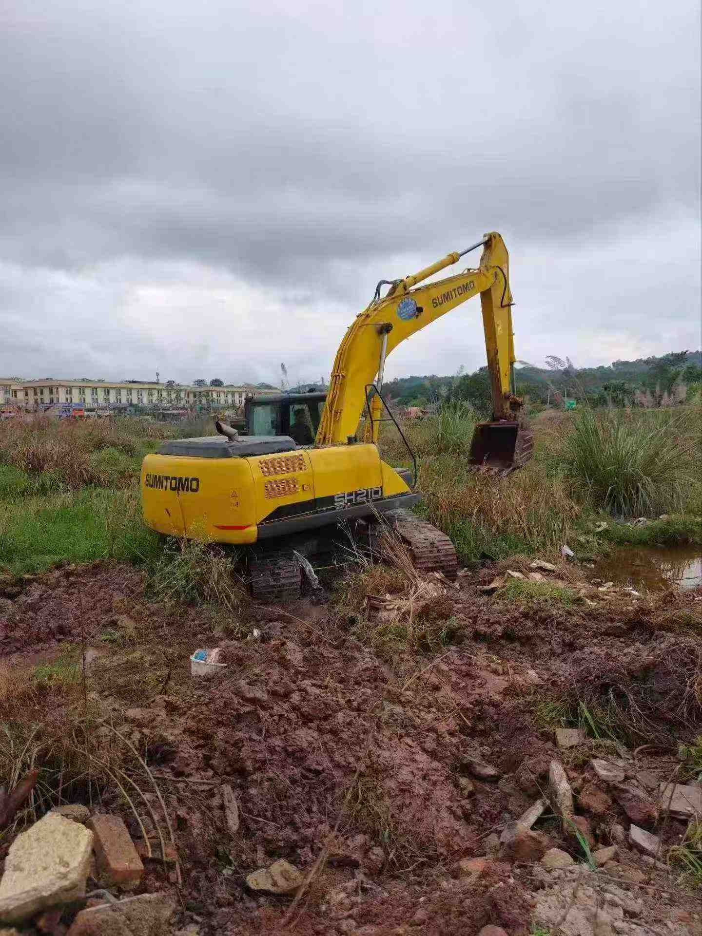 Buy Sumitomo SH210-5 Used Excavator / 2