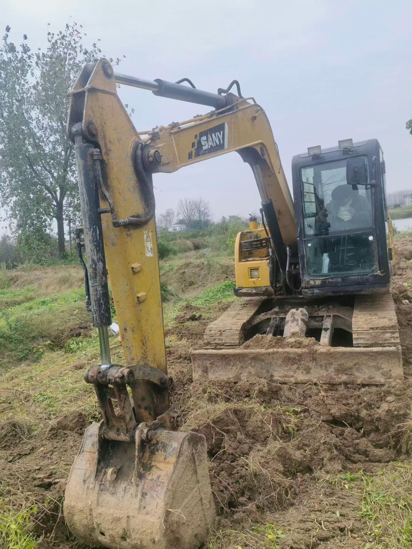Buy Sany SY75 Used Excavator / 3
