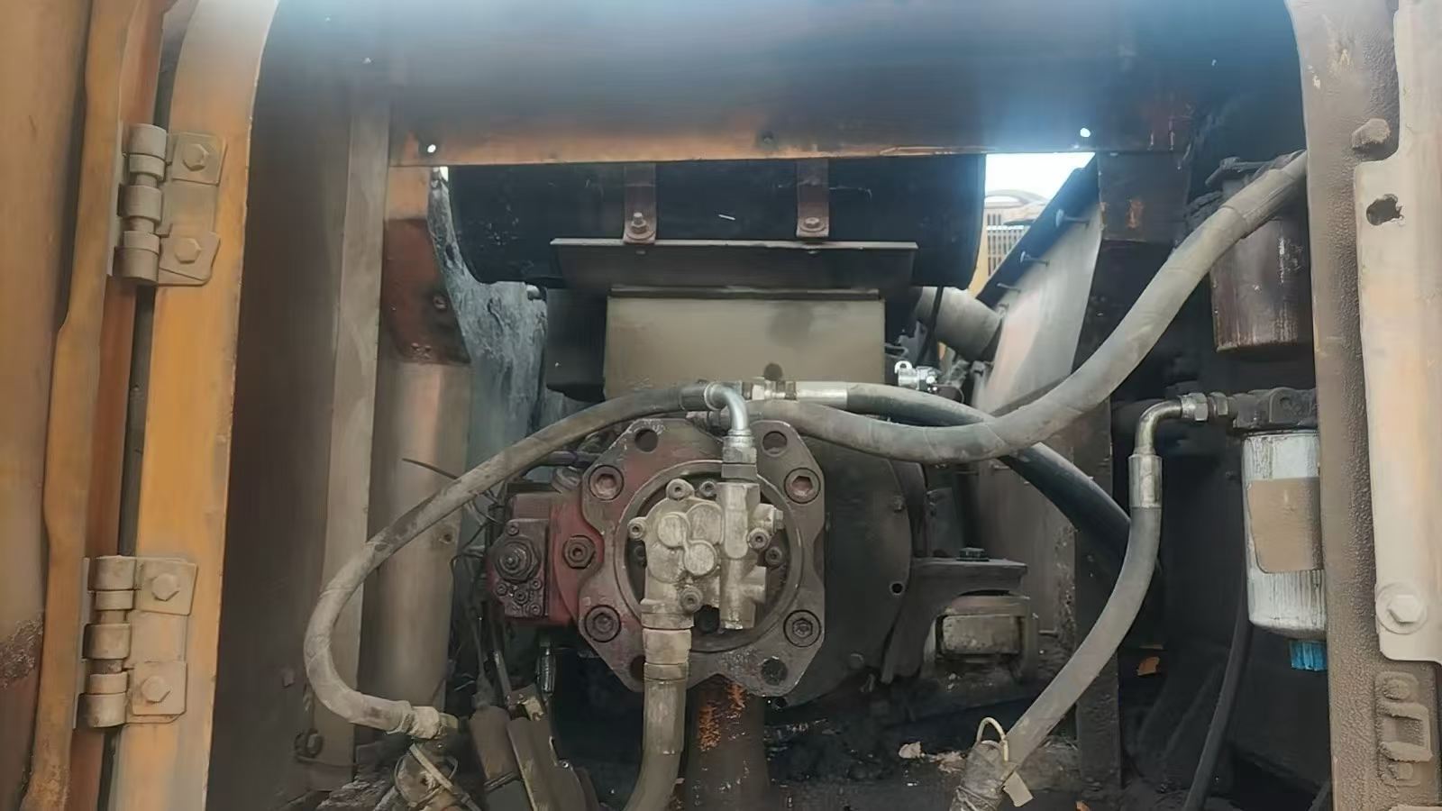 Buy Hyundai R215-7 Used Excavator / 4