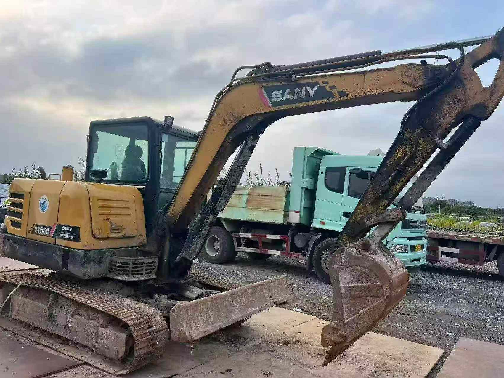 Buy Sany SY55 Used Excavator / 2