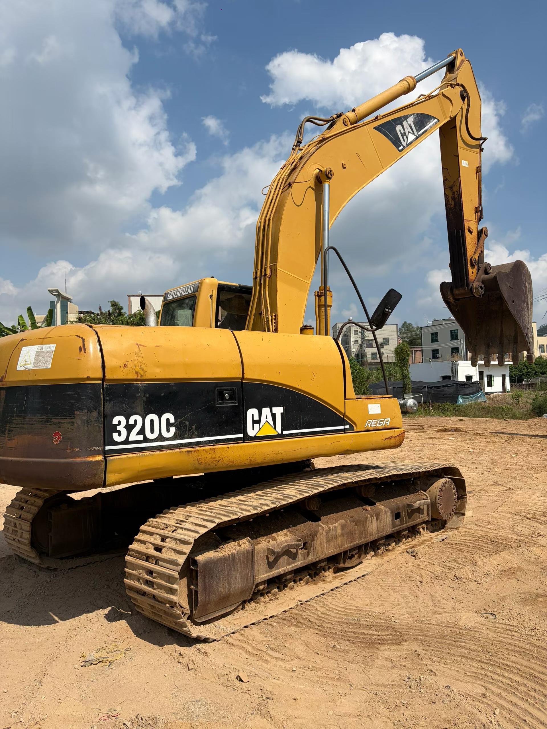 Buy Caterpillar 320C Used Excavator / 5