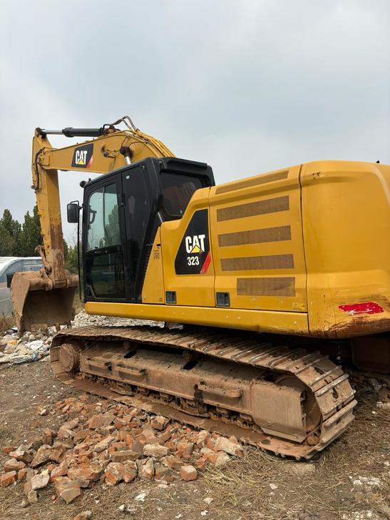 Buy Caterpillar 323 Used Excavator / 1