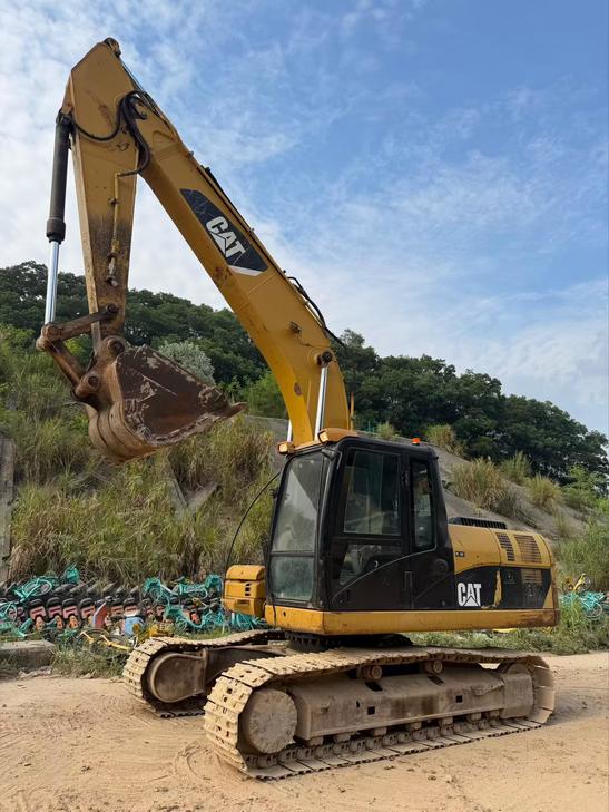 Buy Caterpillar 320D Used Excavator / 1
