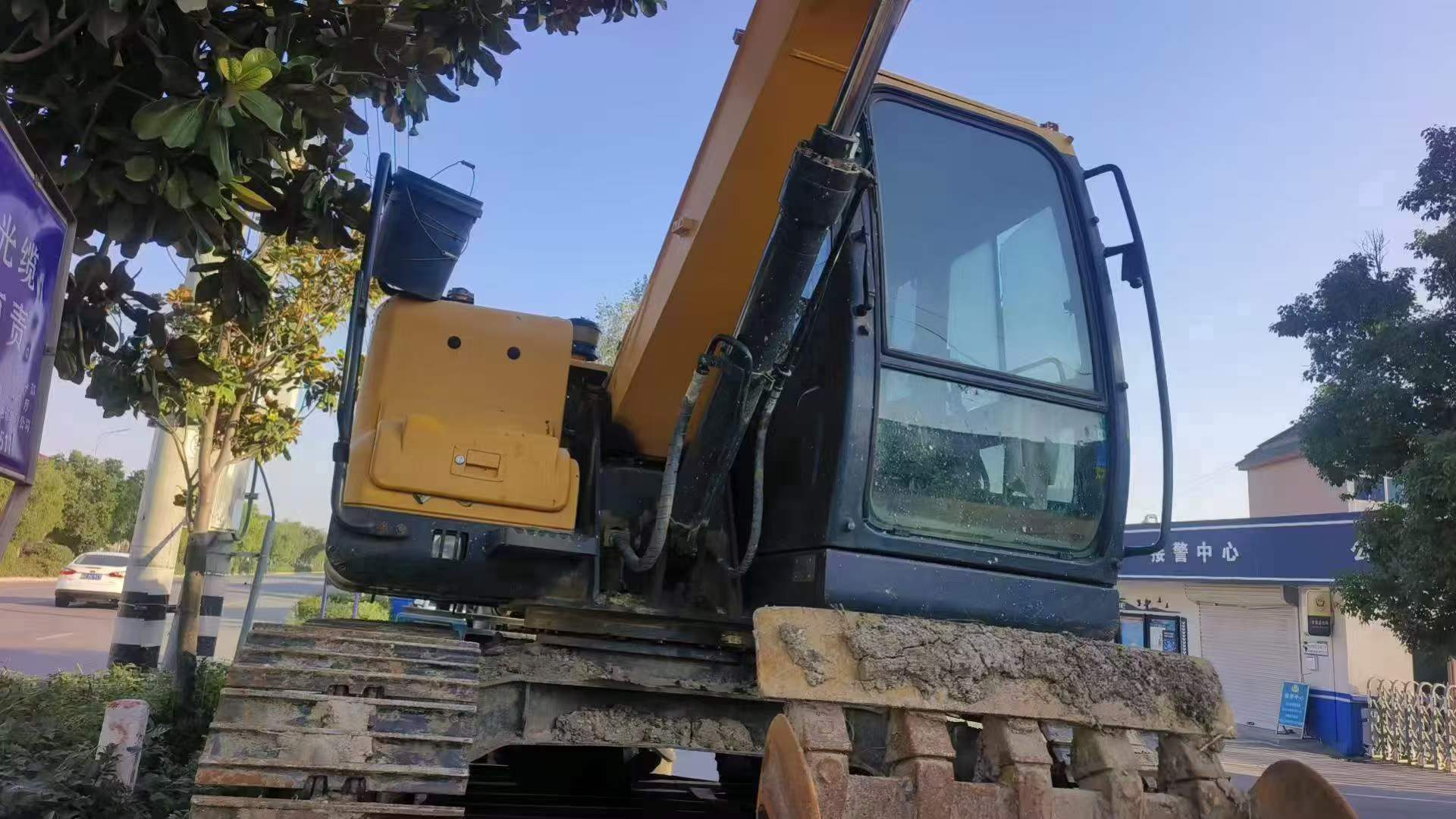 Buy Hyundai HX75 Used Excavator / 4