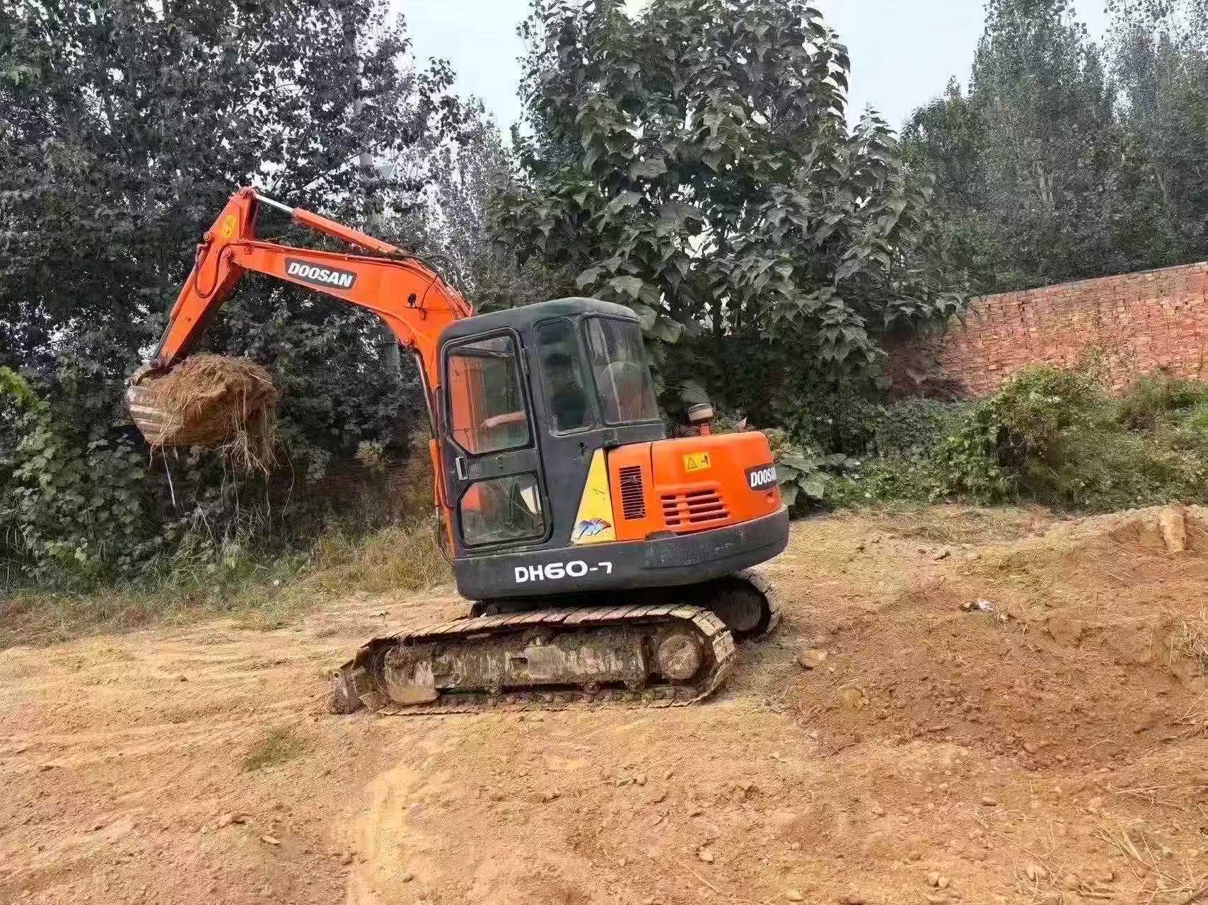 Buy Doosan DH55 Used Excavator / 8