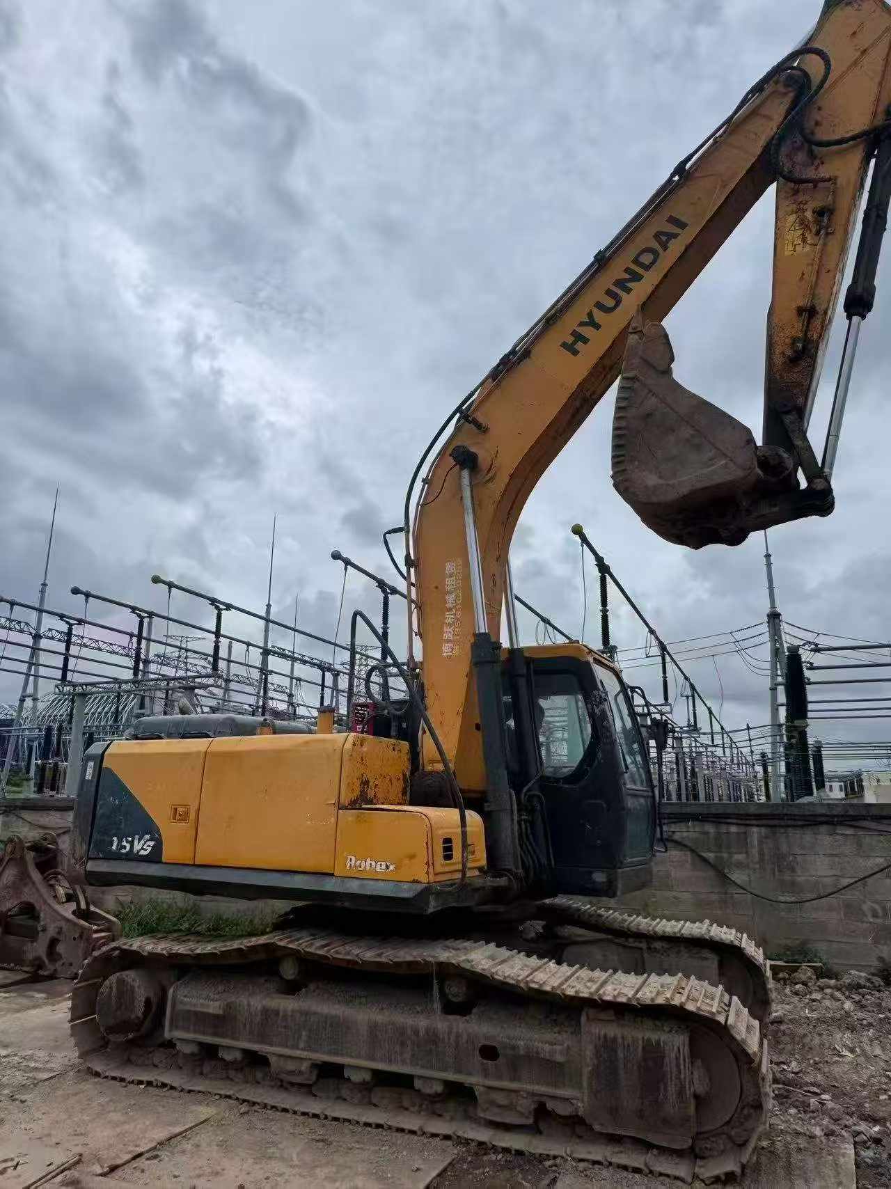 Buy Hyundai R215VS Used Excavator / 8