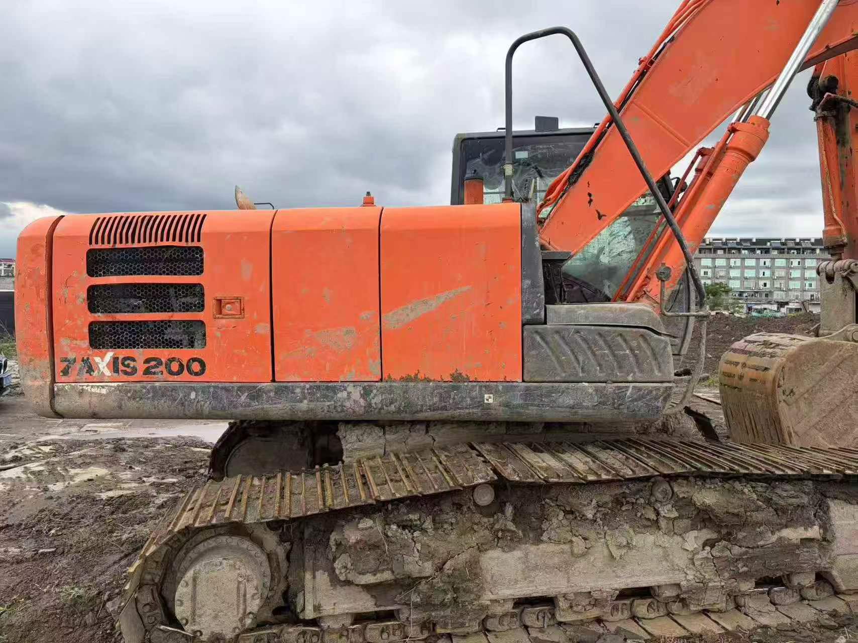 Buy Hitachi ZX200-5G Used Excavator / 5
