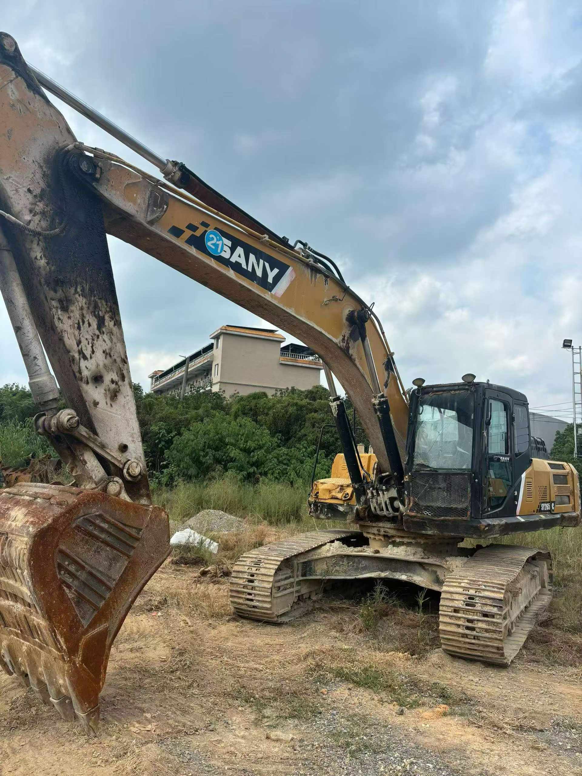 Buy Sany SY265C Used Excavator / 2