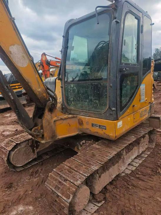 Buy XCMG XE60 Used Excavator / 1