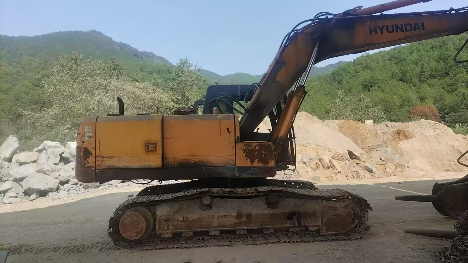 Buy Hyundai R215-7 Used Excavator / 2