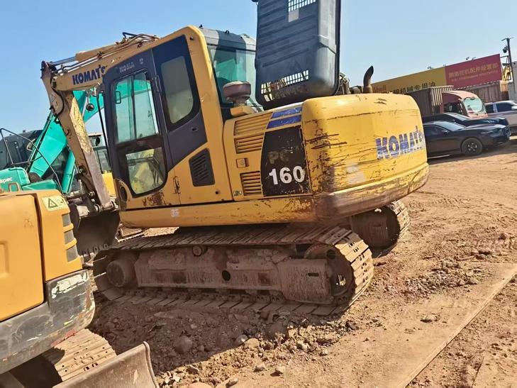 Buy Komatsu PC110-7 Used Excavator / 1