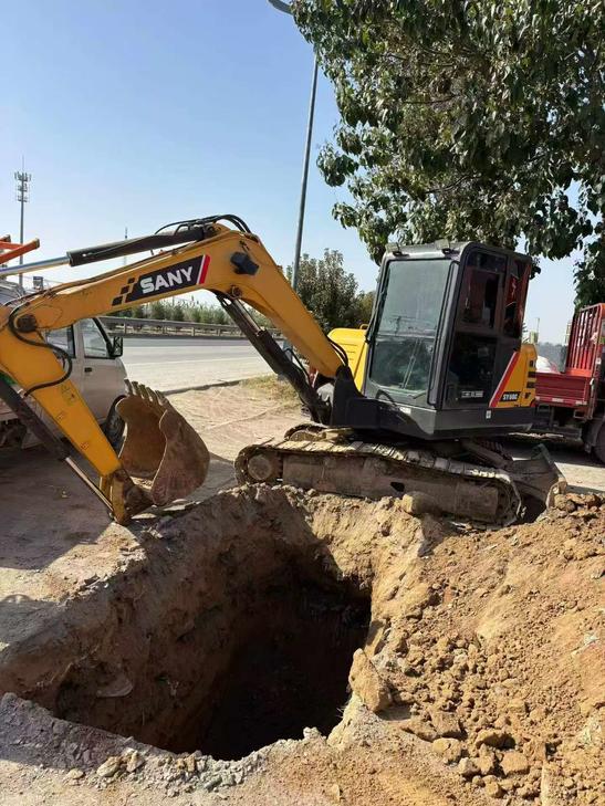 Buy Sany SY60 Used Excavator / 1