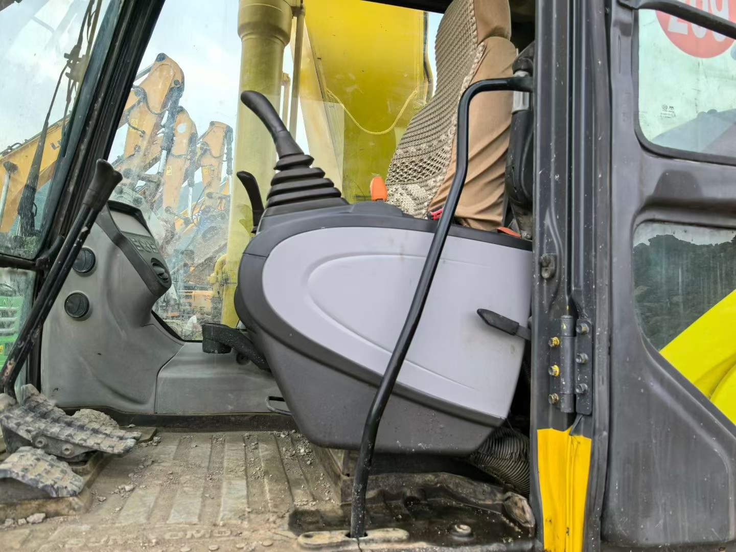 Buy Sumitomo SH260LC-6 Used Excavator / 8
