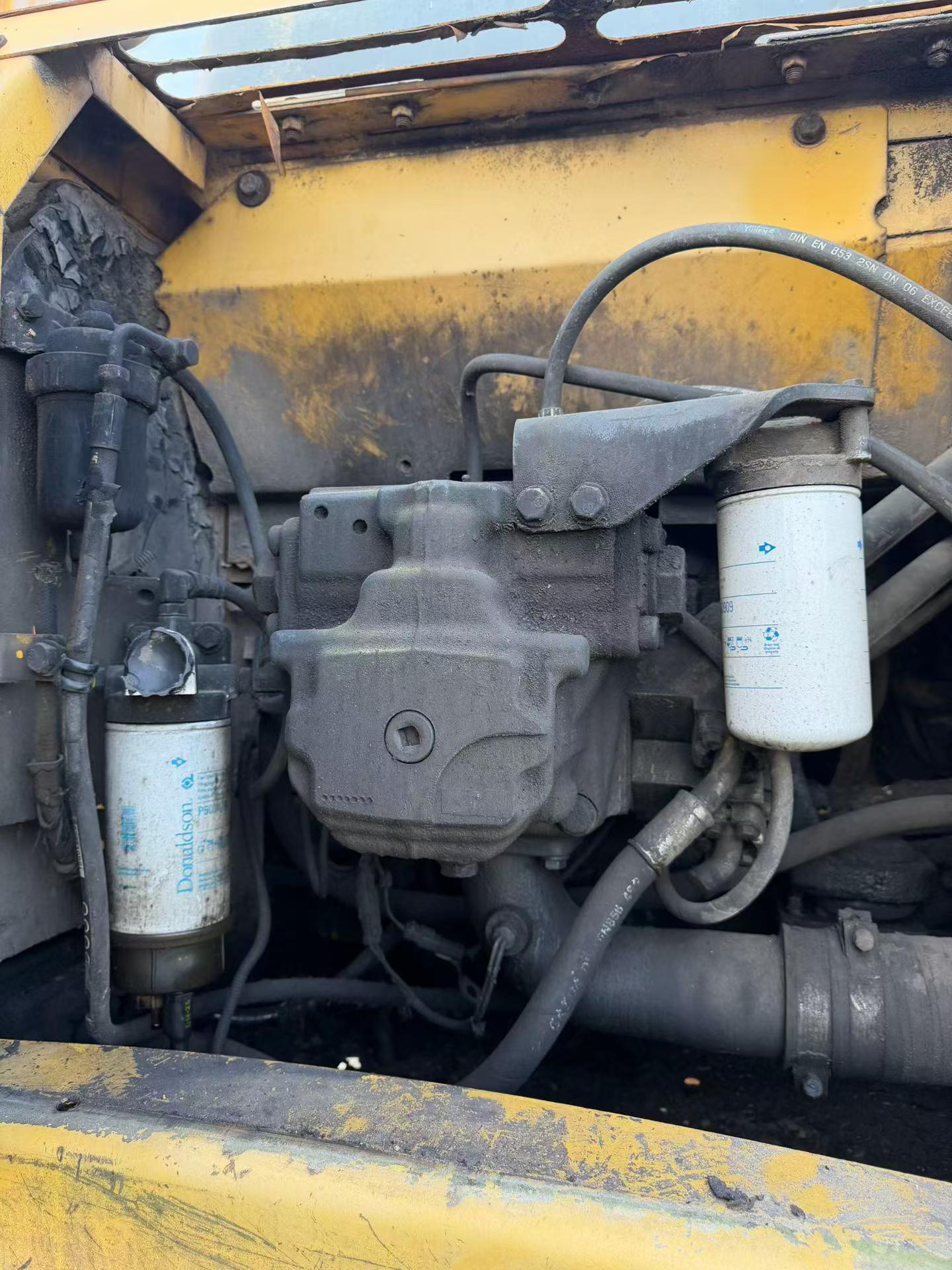 Buy Komatsu PC220-8 Used Excavator / 4