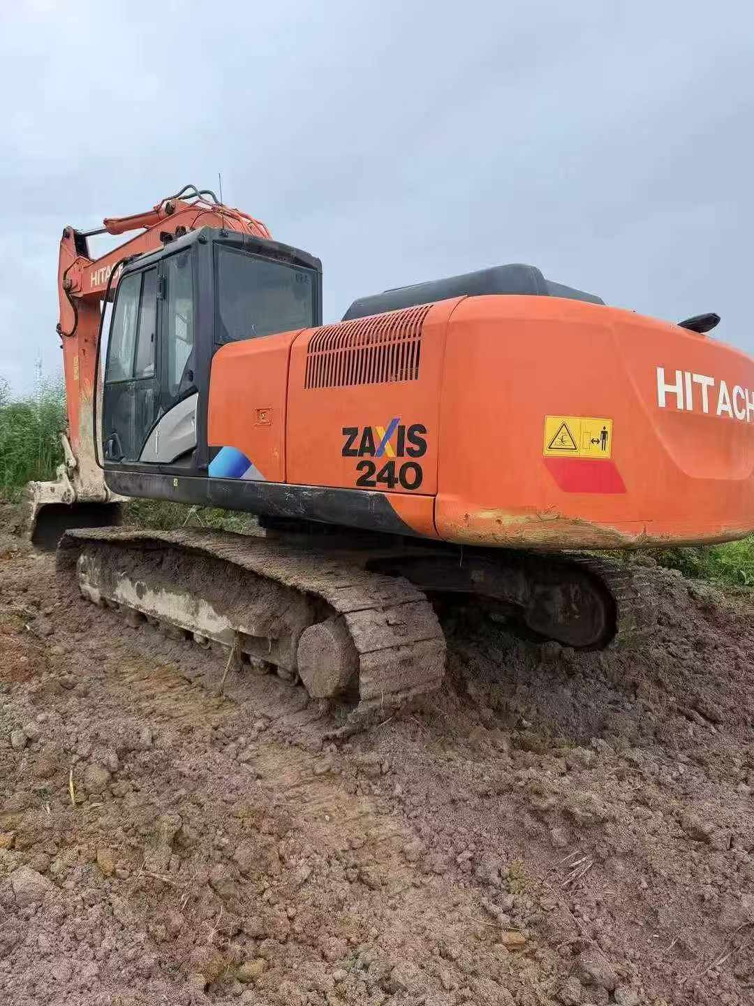 Buy Hitachi ZX240-5A Used Excavator / 6