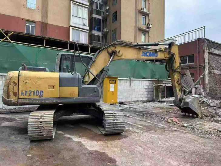 Buy XCMG XE150 Used Excavator / 1