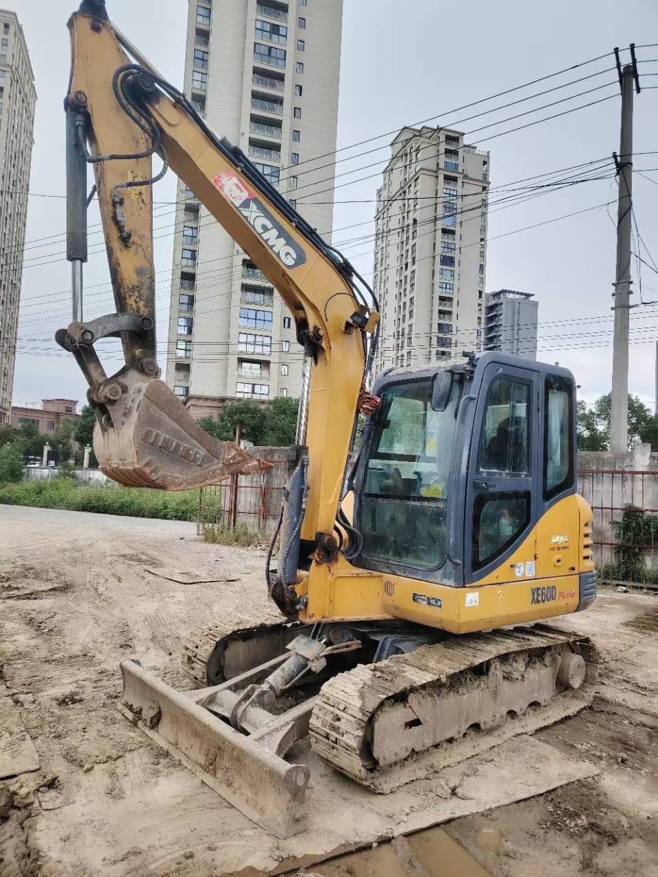 شراء حفارة XCMG XE60 مستعملة / 2