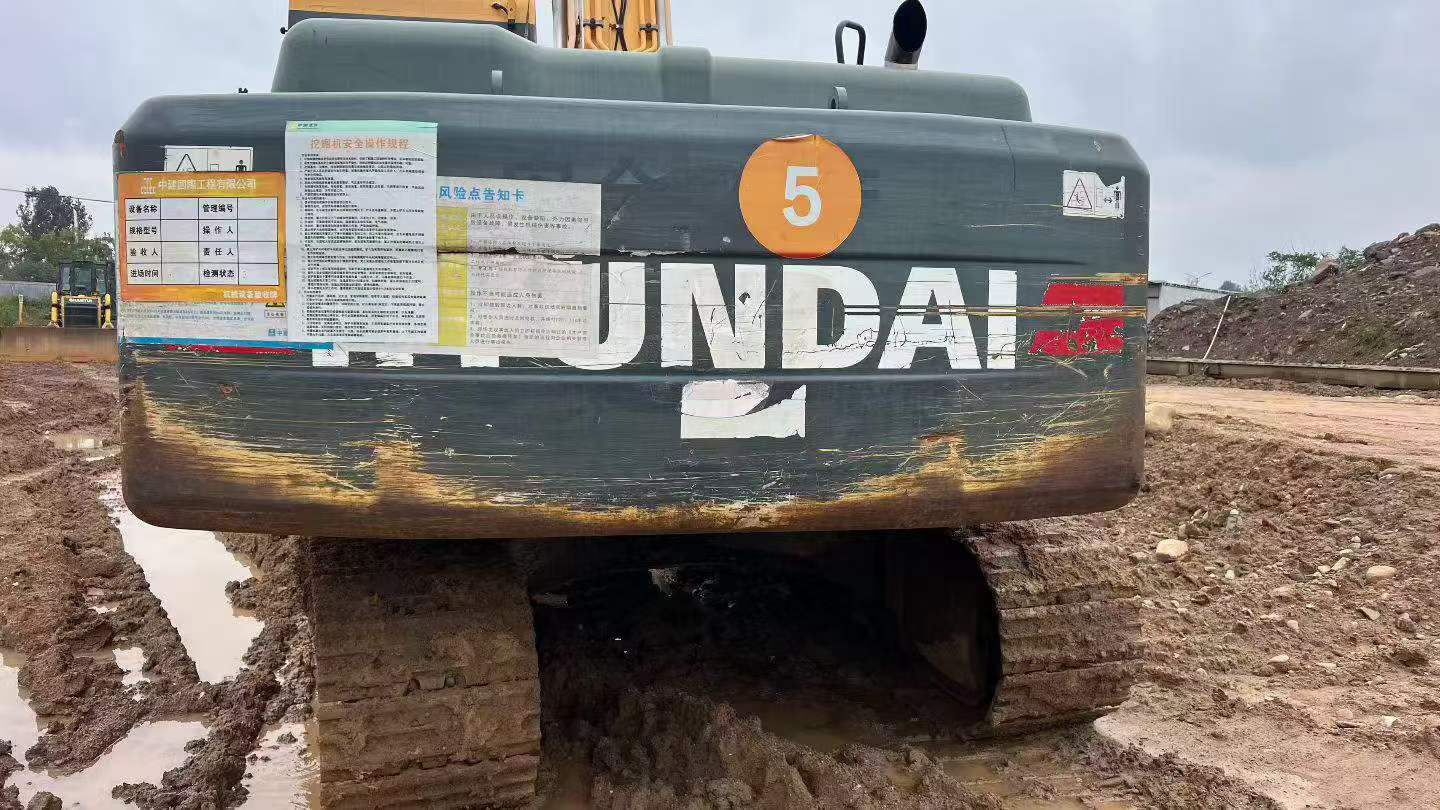 Buy Hyundai R215VS Used Excavator / 3