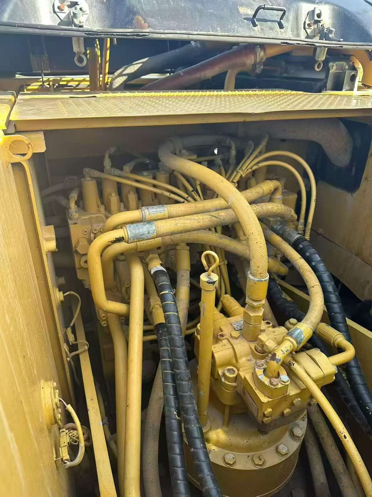 Buy Caterpillar 320D Used Excavator / 5