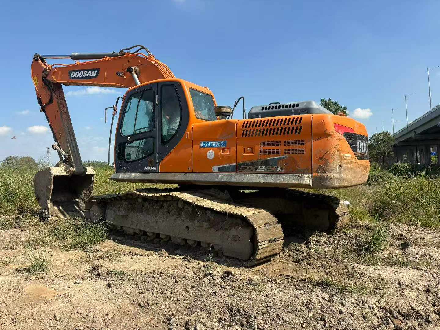 Buy Doosan DX260LC Used Excavator / 4