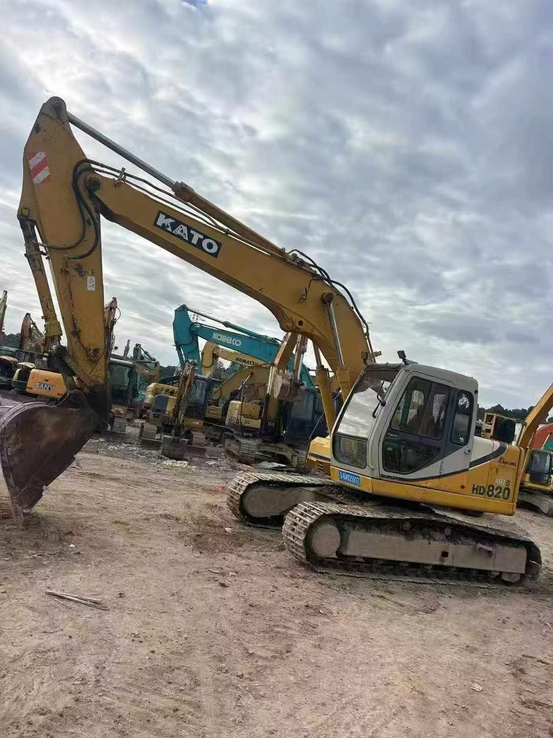 Buy Kato HD823MR-6 Used Excavator / 3