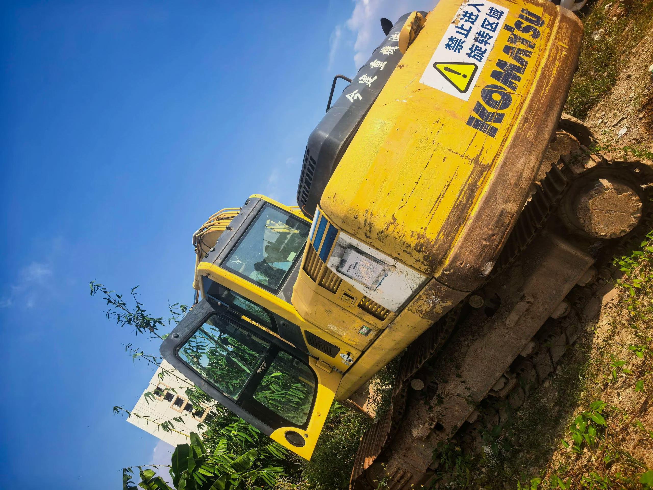 Buy Komatsu PC200-8N1 Used Excavator / 3