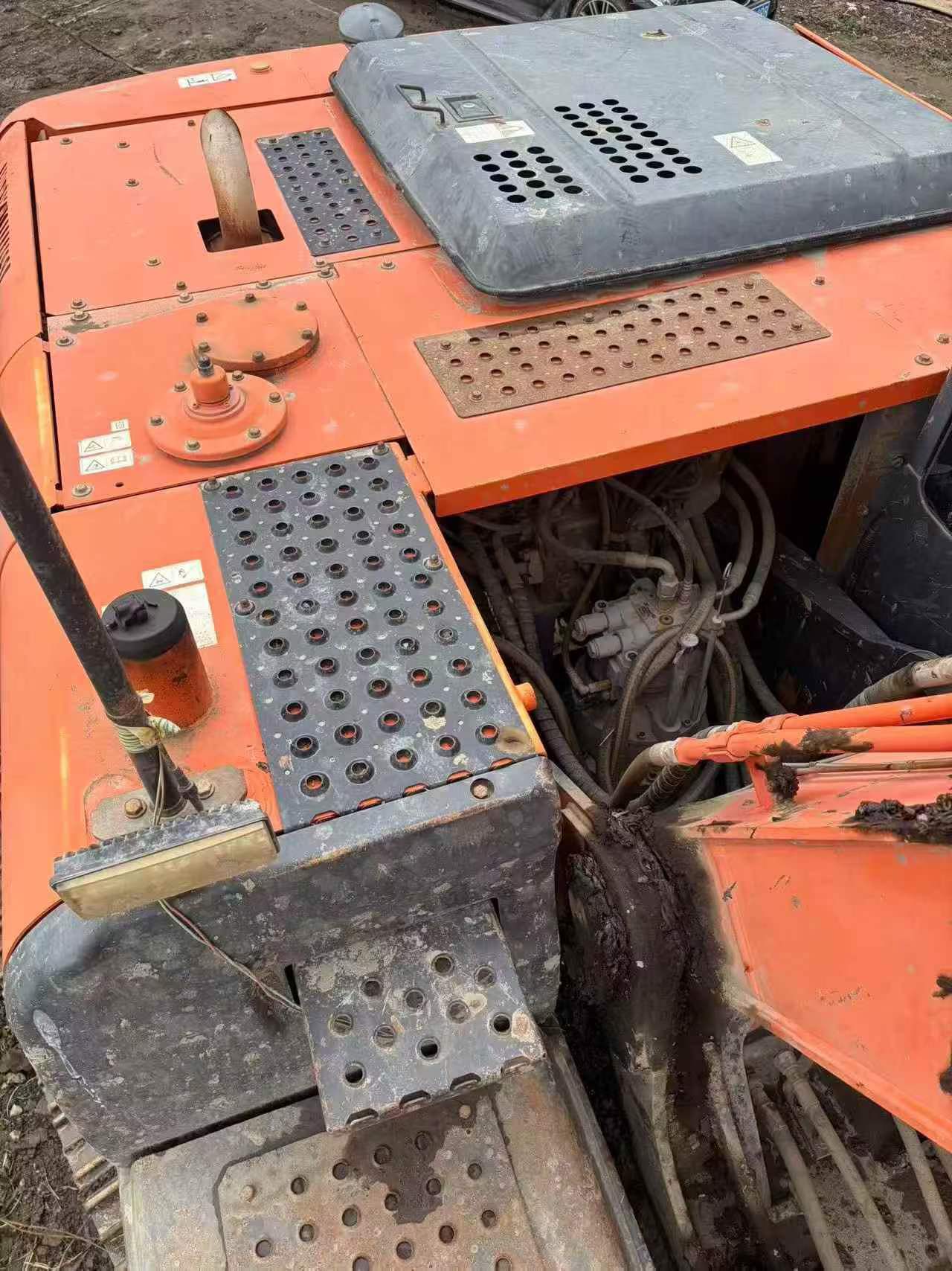 Buy Hitachi ZX200-5G Used Excavator / 9