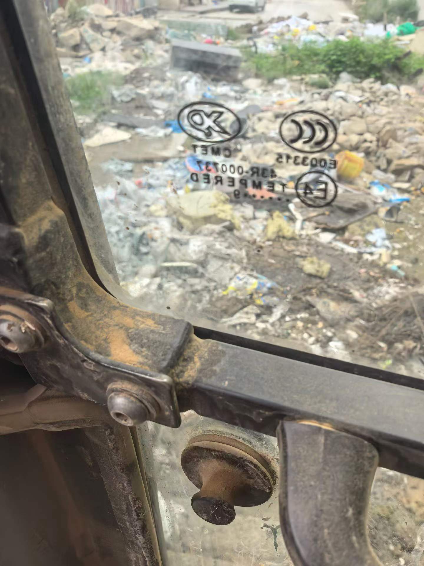 Buy Komatsu PC220-8M0 Used Excavator / 2