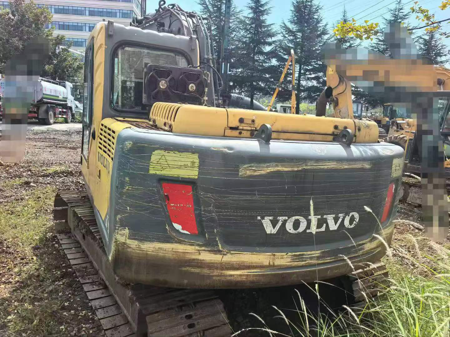 شراء حفارة Volvo EC140 مستعملة / 2