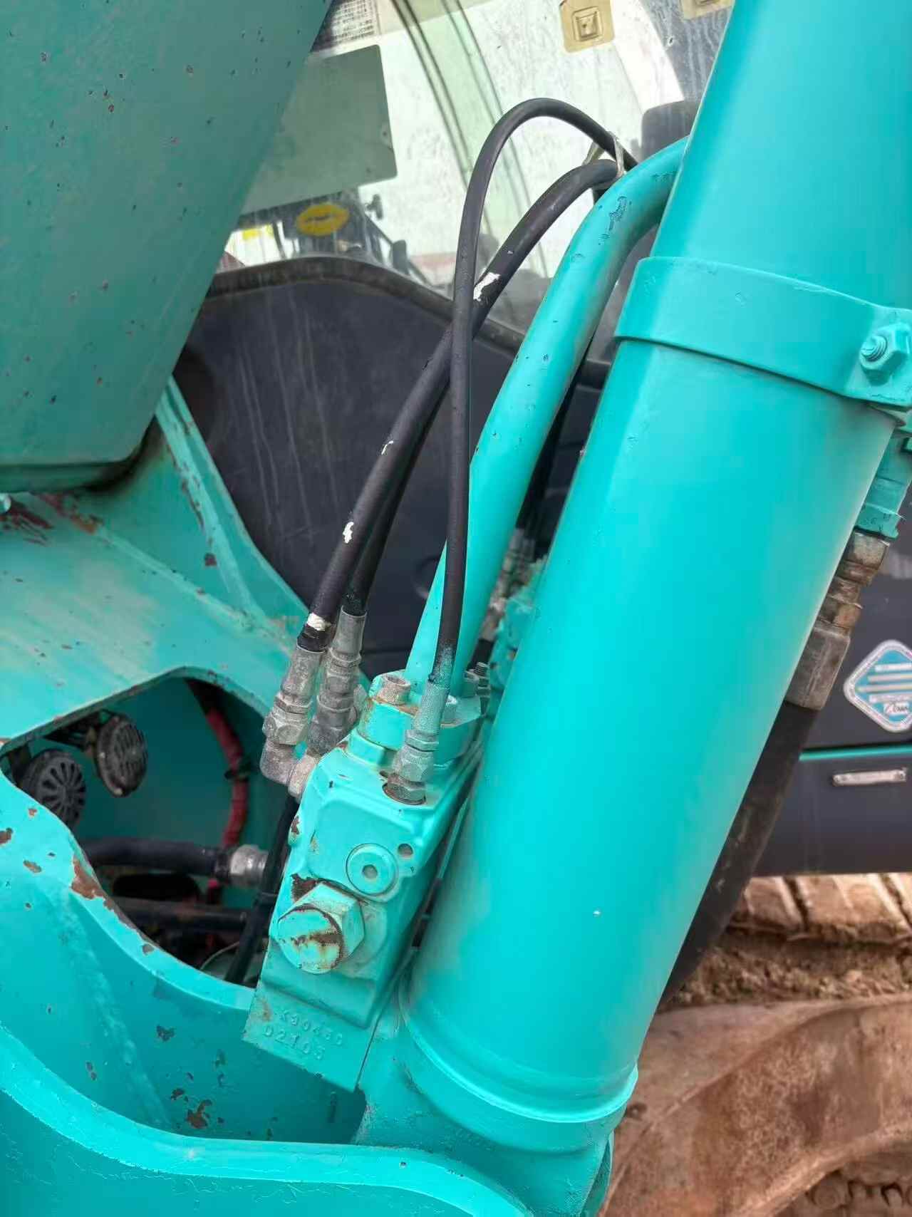 Buy Kobelco SK200-2 Used Excavator / 8