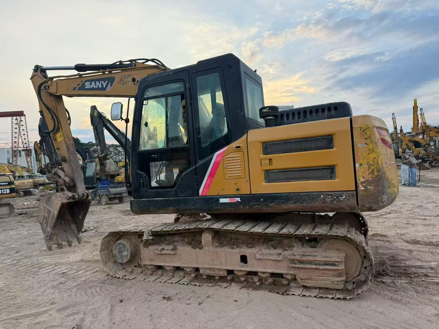Buy Sany SY135 Used Excavator / 2