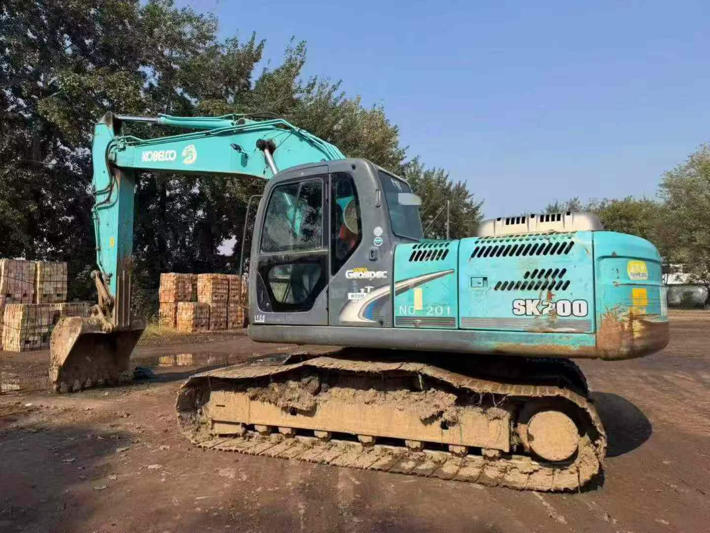 Buy Kobelco SK200-2 Used Excavator / 2