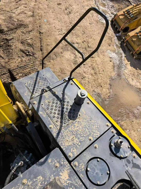 Buy Sumitomo SH210-5 Used Excavator / 1