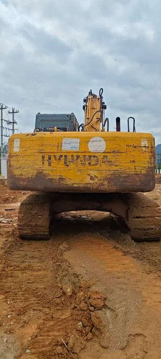 Buy Hyundai R215-7 Used Excavator / 1