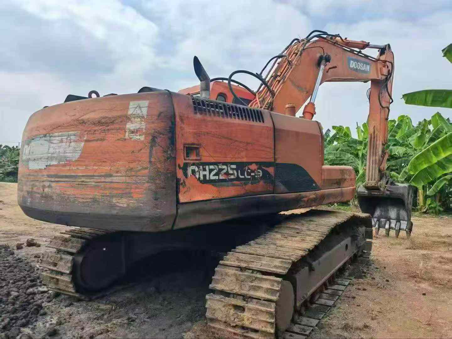 Buy Doosan DH225-9 Used Excavator / 2