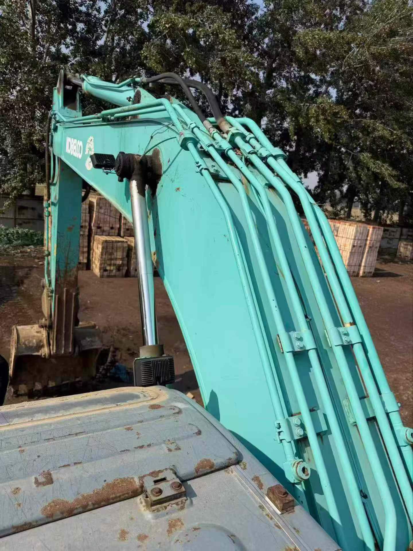 Buy Kobelco SK200-2 Used Excavator / 6