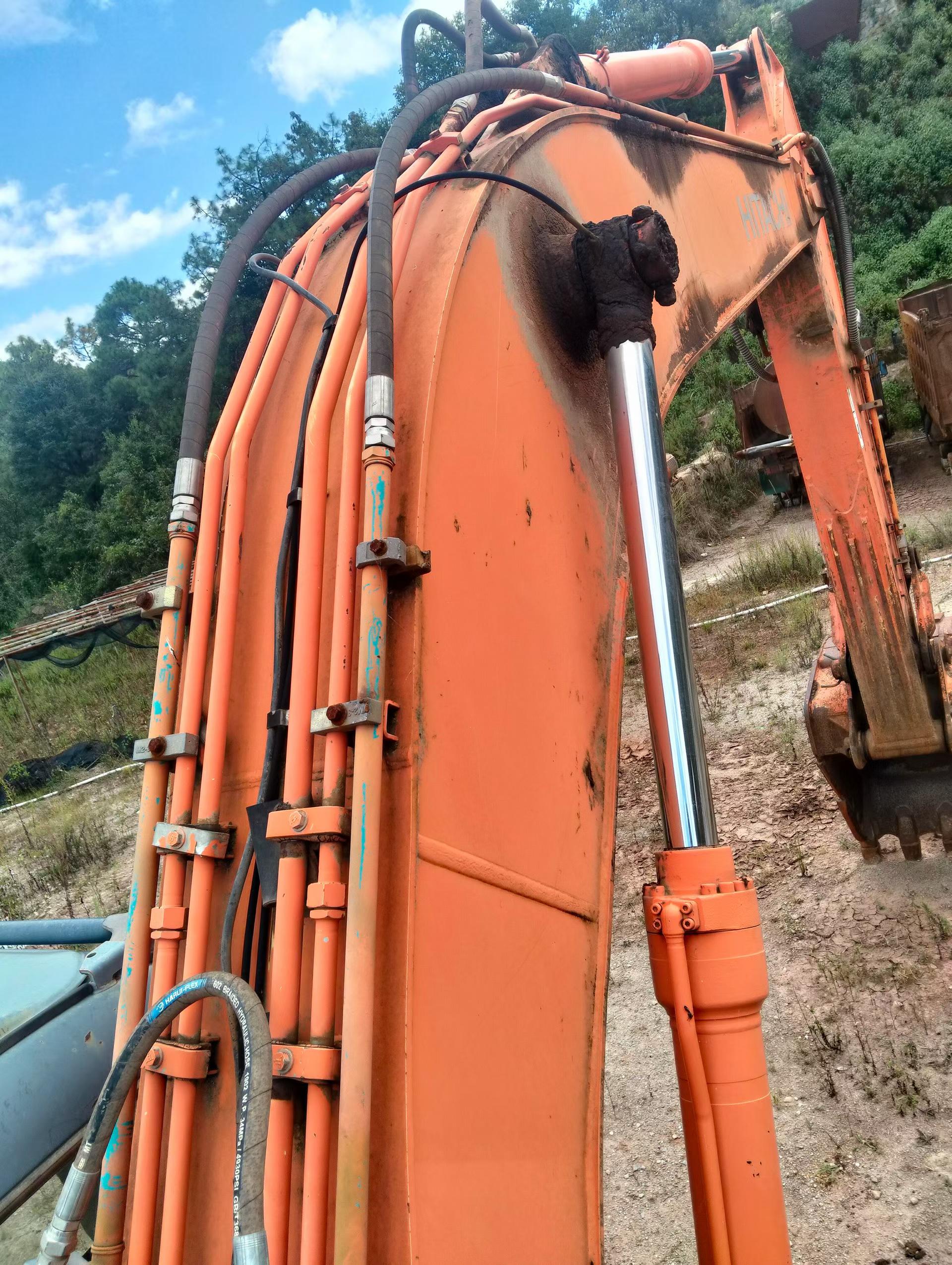 Buy Hitachi EX250-5 Used Excavator / 3