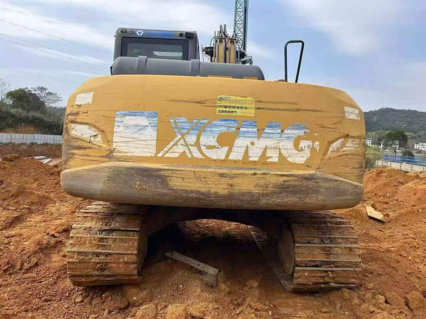 Compre Escavadeira XCMG XE150 Usada / 3